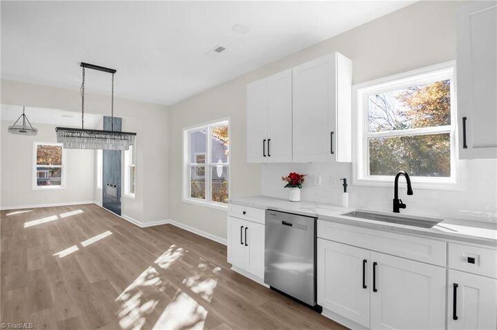 Property Photo:  2002 Kersey Street  NC 27406 