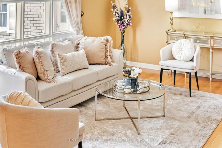 Property Photo:  22 Poplar Drive  ON L4E 2X6 