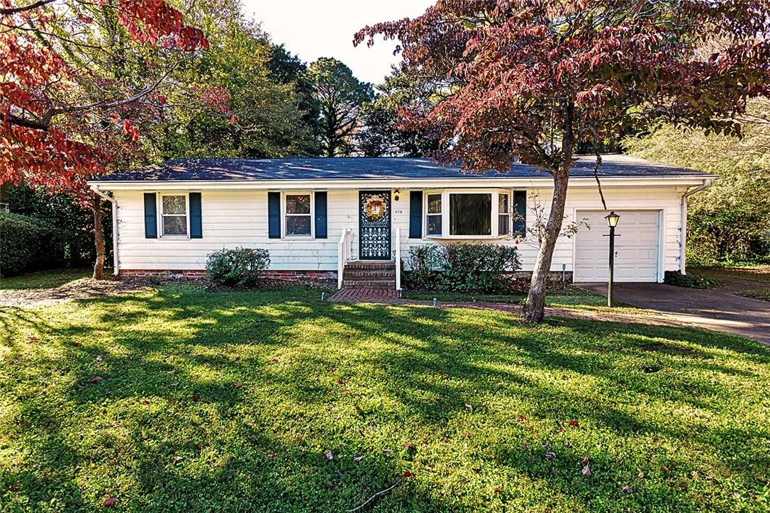 Property Photo: 475 Catesby Lane VA 23185