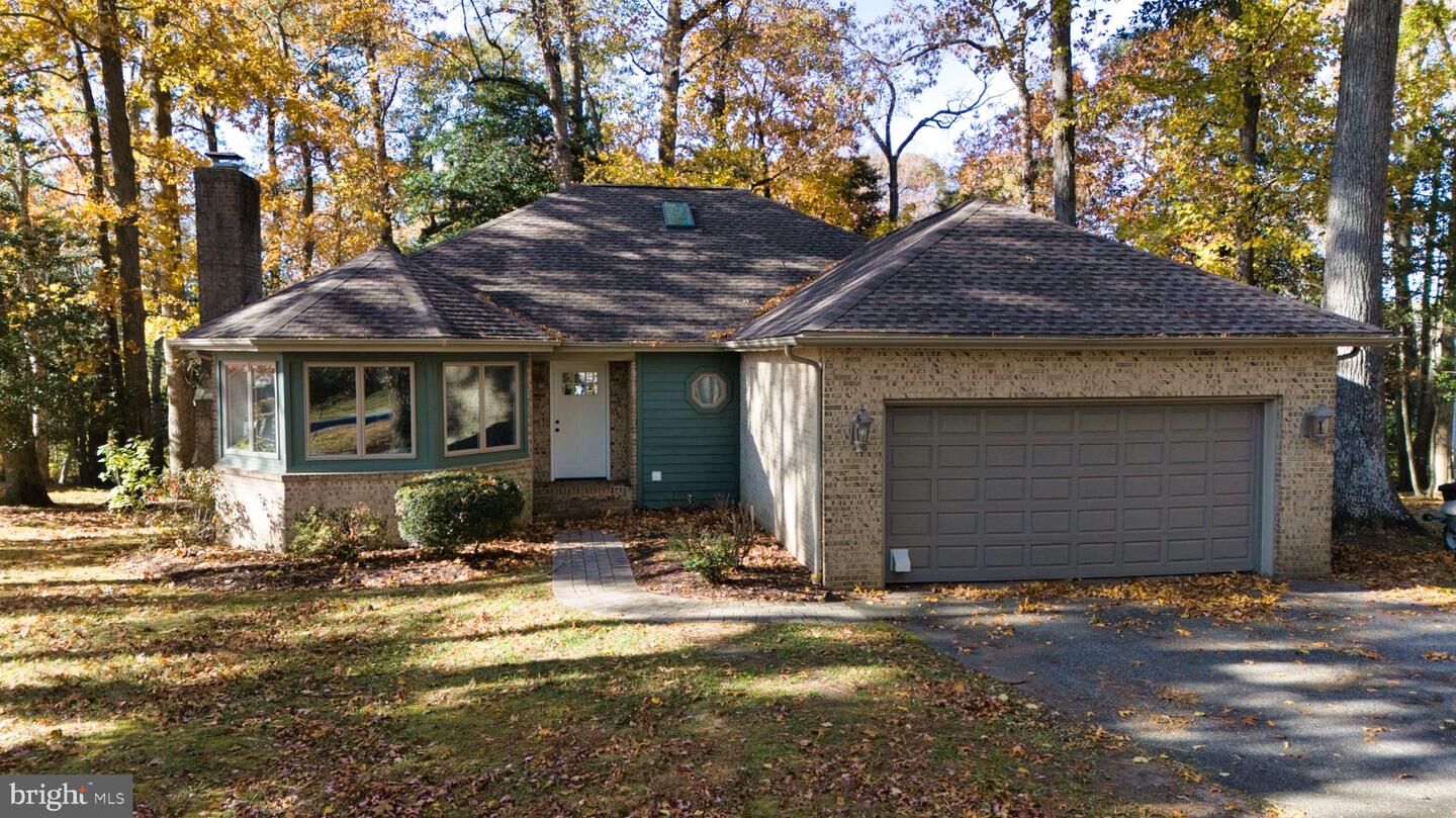 Property Photo:  2 Tall Oaks Court  DE 19971 