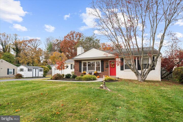 Property Photo: 5 Yorktown Avenue PA 19382