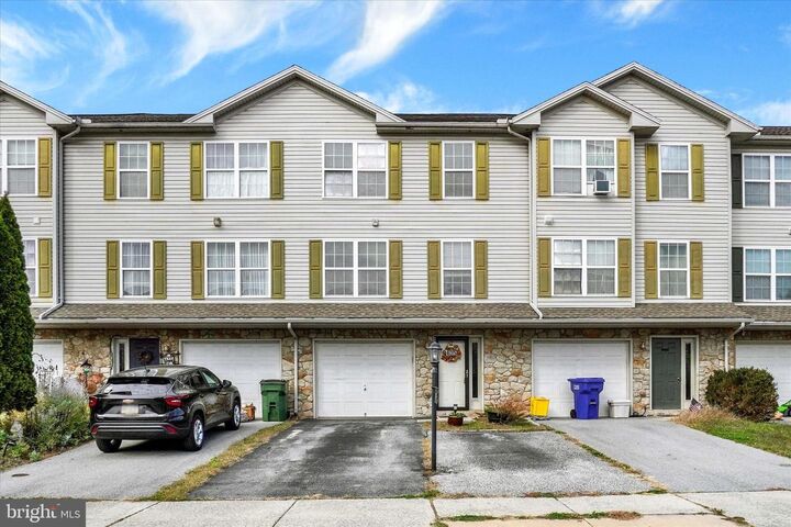 435 Fisher Drive  York PA 17404 photo