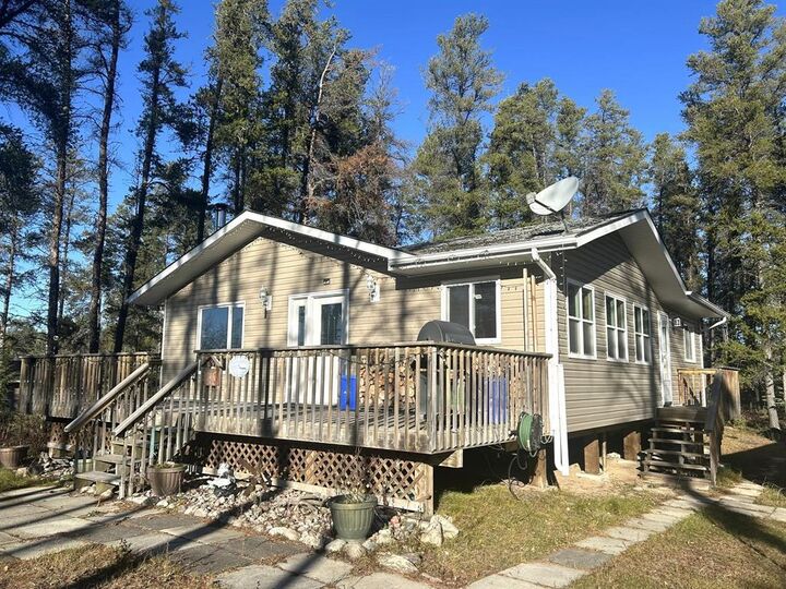 Property Photo:  10 Reinhold Drive  MB R0E 0T0 