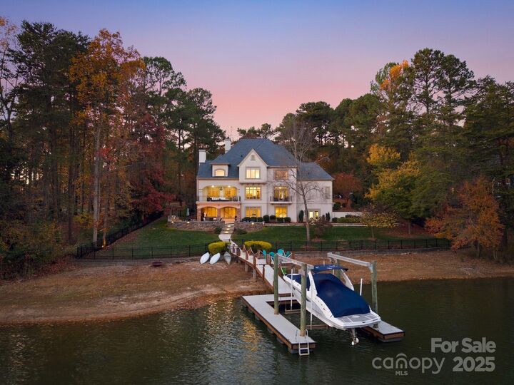 Property Photo: 128 Brownstone Drive NC 28117