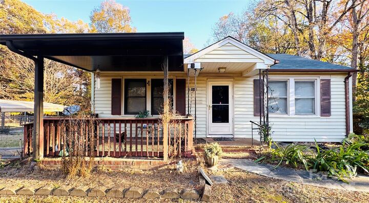 Property Photo:  1116 W Davidson Avenue  NC 28052 