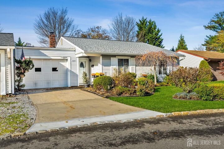 Property Photo:  52 Juniper Plaza  NJ 08831 