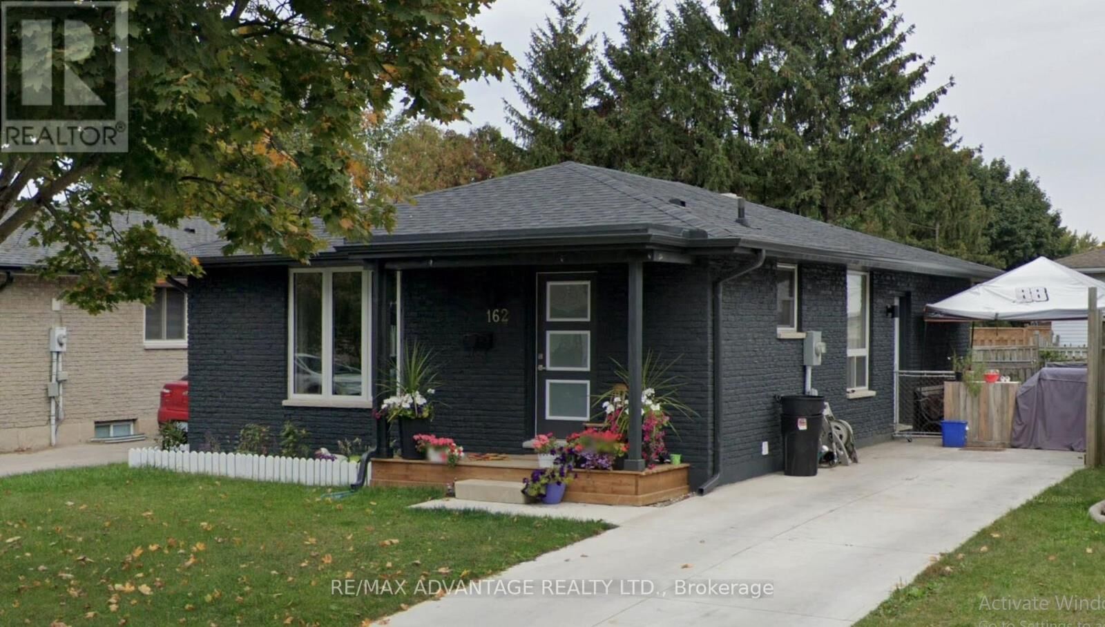 Property Photo:  162 Speight Boulevard Lower  ON N5V 3J5 