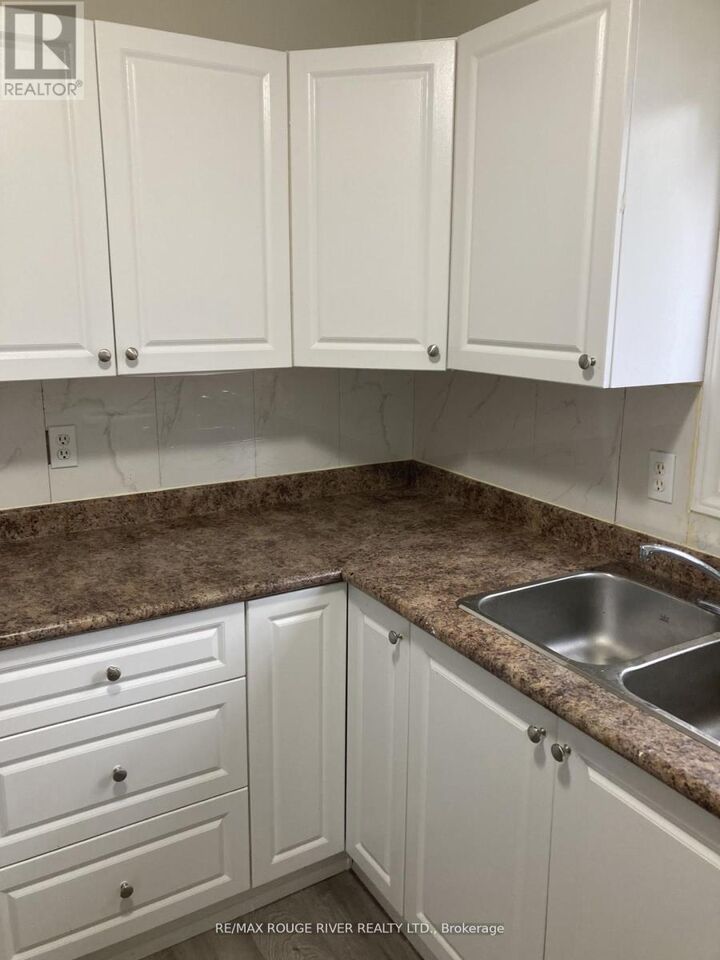 Property Photo:  255 Porter Street 21  ON L1J 1N3 