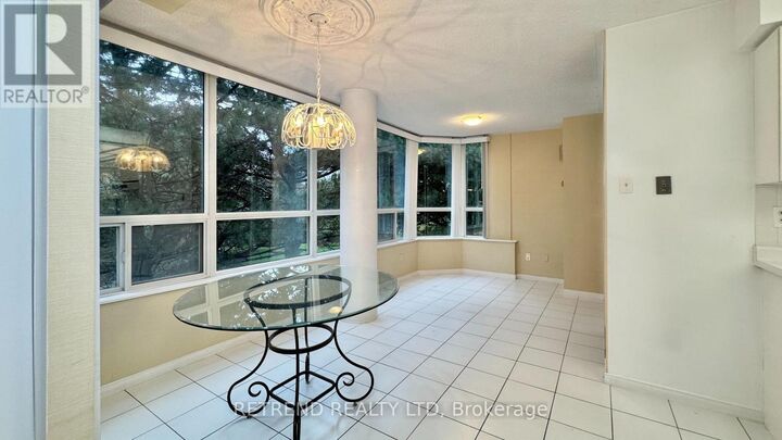 Property Photo:  11 Townsgate Drive 206  ON L4J 8G4 