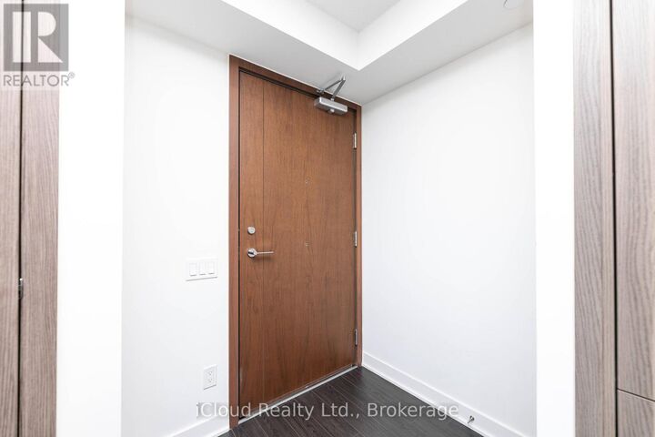 Property Photo:  19 Bathurst Street 2311  ON M5V 0N2 