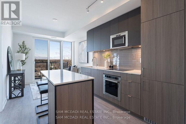 Property Photo:  220 Missinnihe Way 1412  ON L5H 0A9 