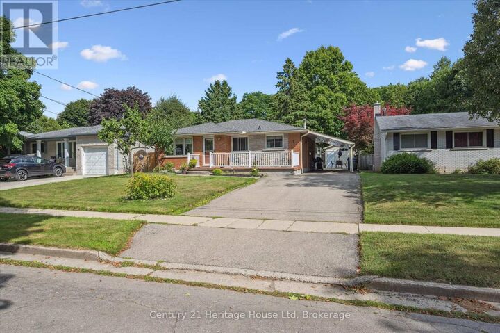 Property Photo:  17 Dalebrook Place  ON N1E 1A7 