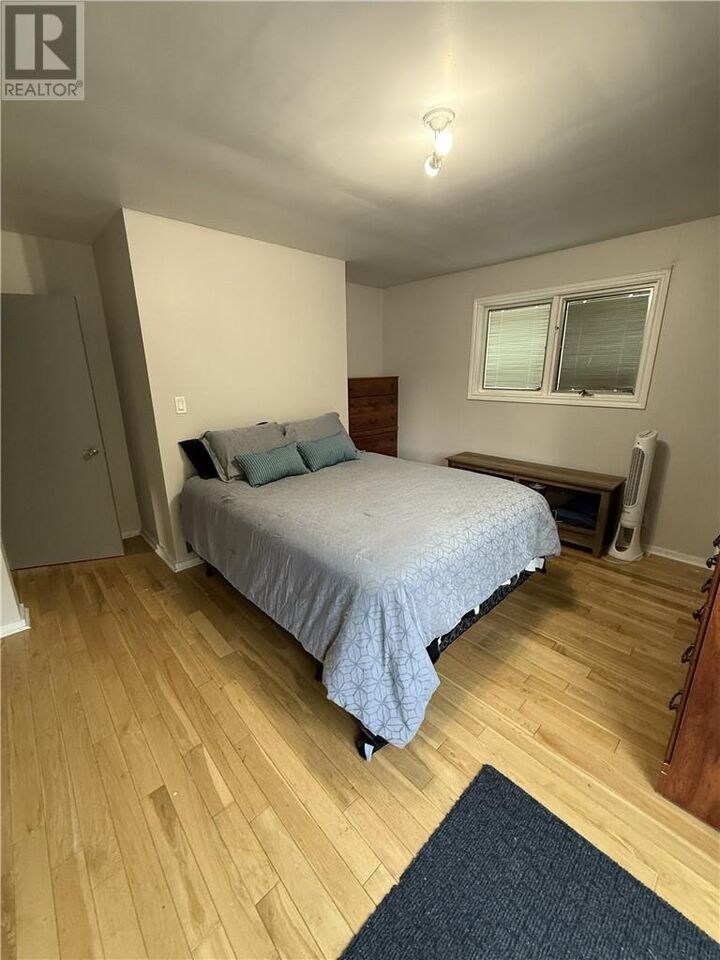 Photo de la propriété: 1274 Montrose Avenue ON P3A 3B8