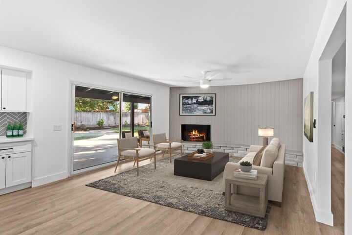 Property Photo:  5657 N Colonial Avenue  CA 93704 