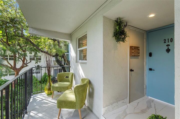 Property Photo:  1775 N Andrews Sq 210W  FL 33311 