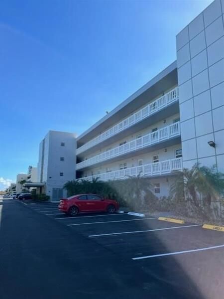 Property Photo: 314 SE 10th St 305 FL 33004