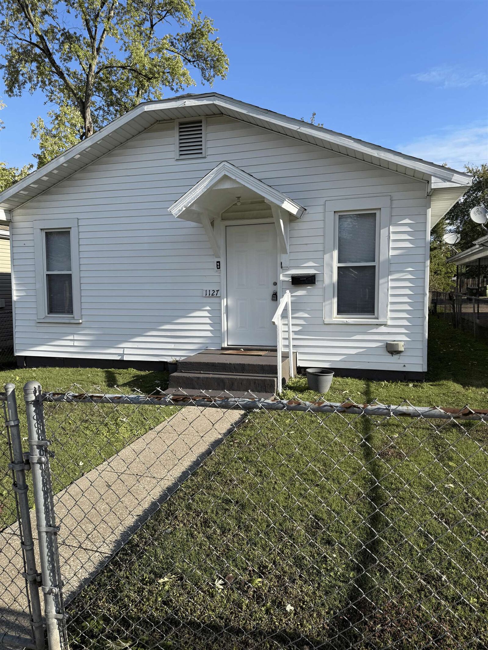 Property Photo:  1127 Helm Street  KY 42420 