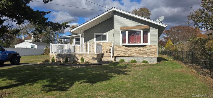 19 Kent Drive  Shirley NY 11967 photo