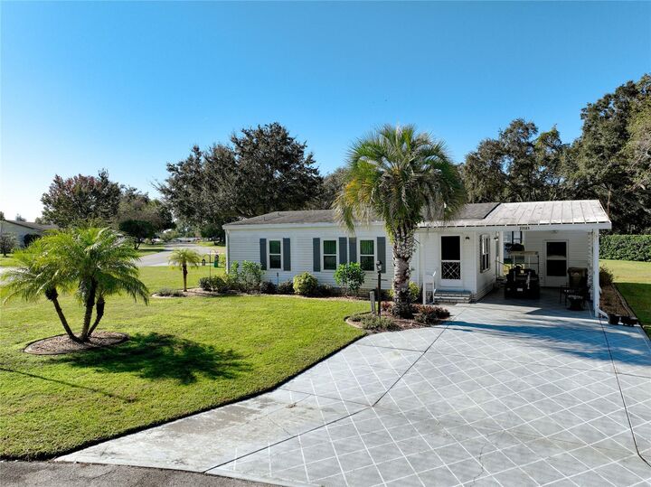 Property Photo: 25125 Bellevue FL 34748