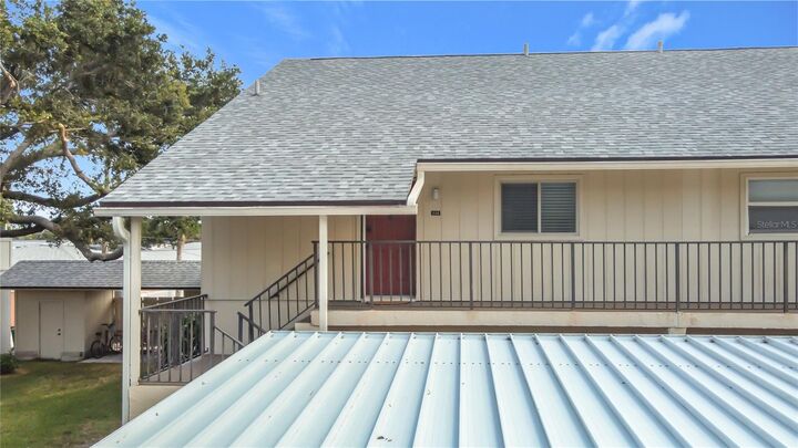 Property Photo: 516 Parkdale Mews 516 FL 34285