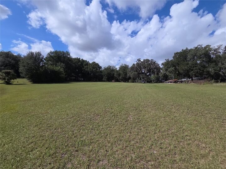 Property Photo: 140 E Lemon Street FL 32159