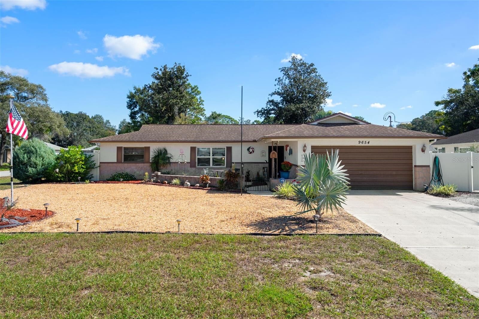 Property Photo:  9654 Eldridge Road  FL 34608 