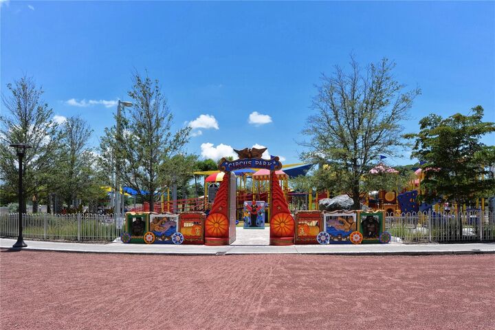 Property Photo: 631 N Orange Avenue 208 FL 34236