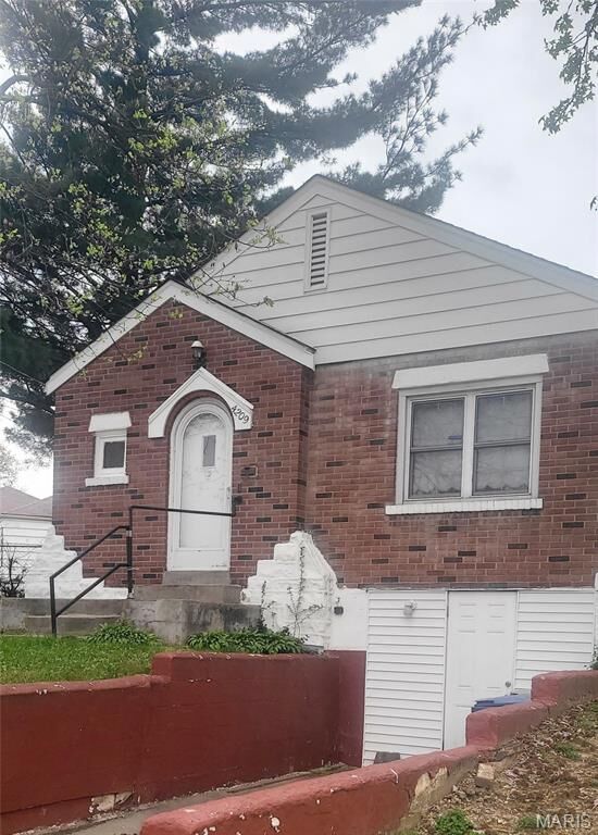 Property Photo:  4209 Edgewood  MO 63121 