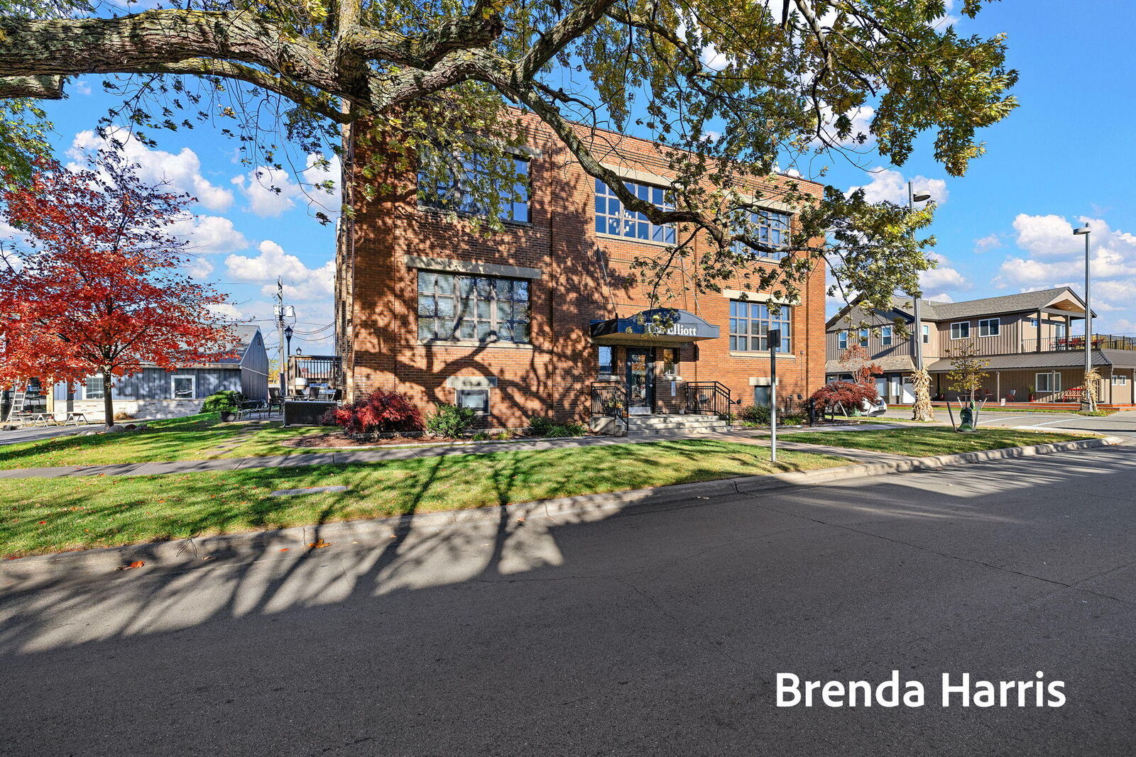 Property Photo: 633 Elliott Avenue MI 49417