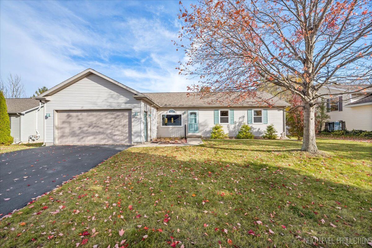 Property Photo: 1146 Quail Run IL 60115