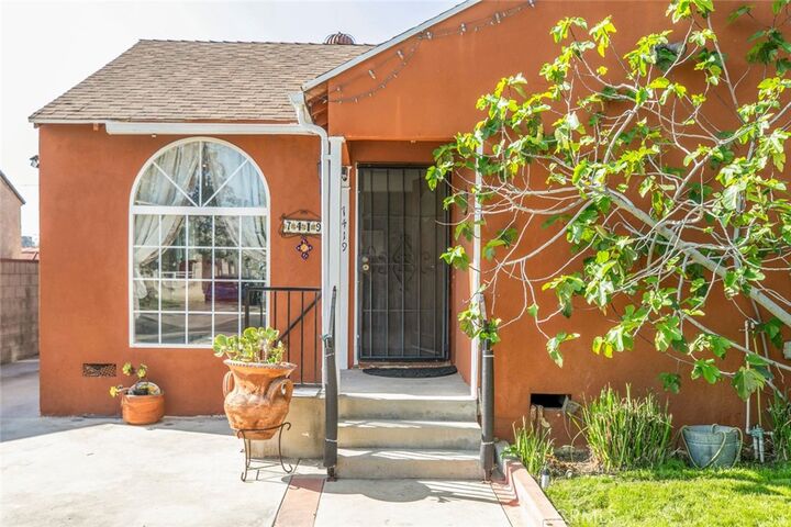 Property Photo: 7419 Kraft CA 91605