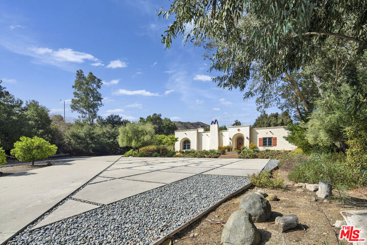 Property Photo:  1487 Meadowcrest Circle  CA 92882 