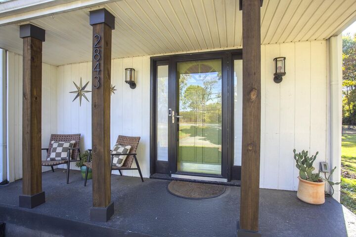 Property Photo:  2843 Colonial Cir  TN 37214 