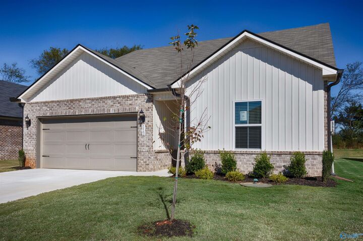 Property Photo: 113 Gypsy Way AL 35773