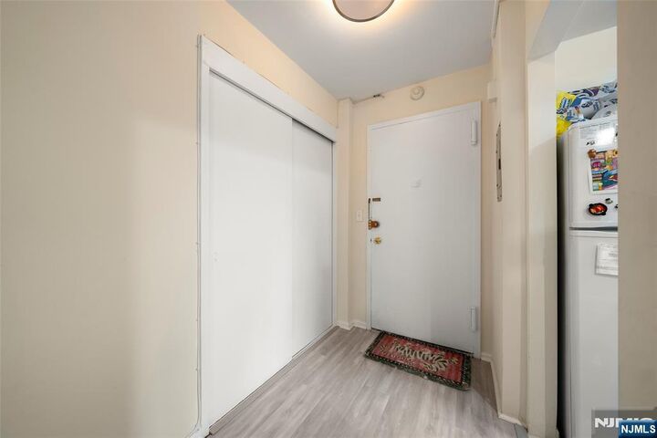 Property Photo:  3040 Edwin Avenue 4A  NJ 07024 