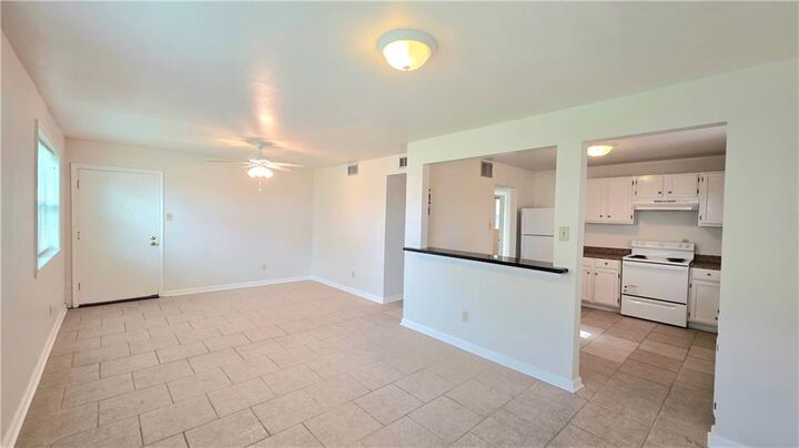 Property Photo: 114 Zeta Street B LA 70037