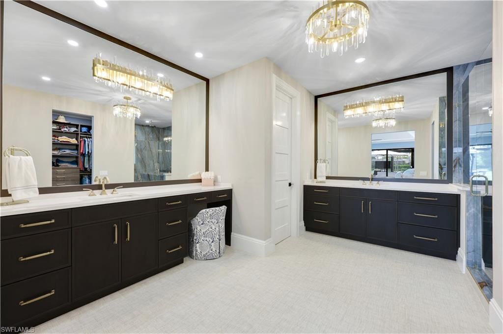 Property Photo: 4701 Oak Leaf Dr FL 34119