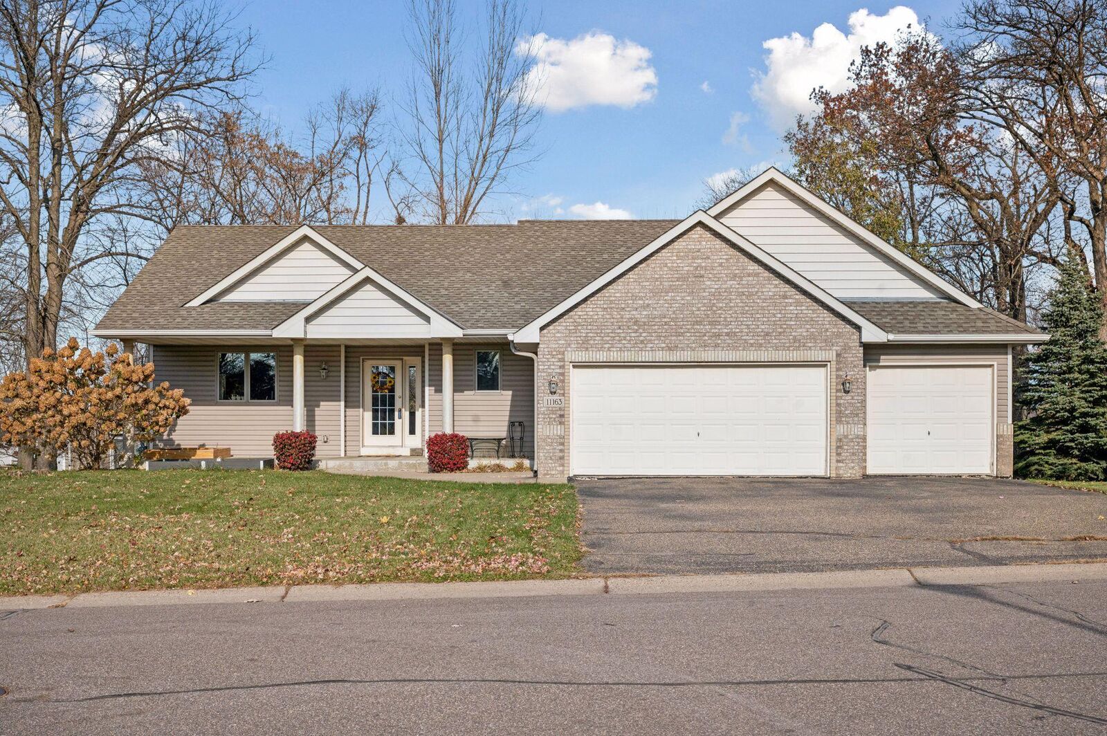 Property Photo: 11163 195th Avenue NW MN 55330