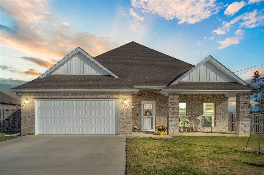Property Photo:  102 Manfield Avenue  AR 72751 