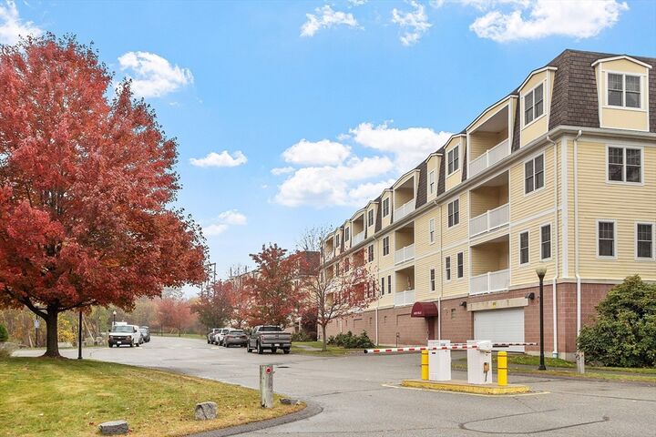 Property Photo: 2 Arden Mills Way 2102 MA 01420