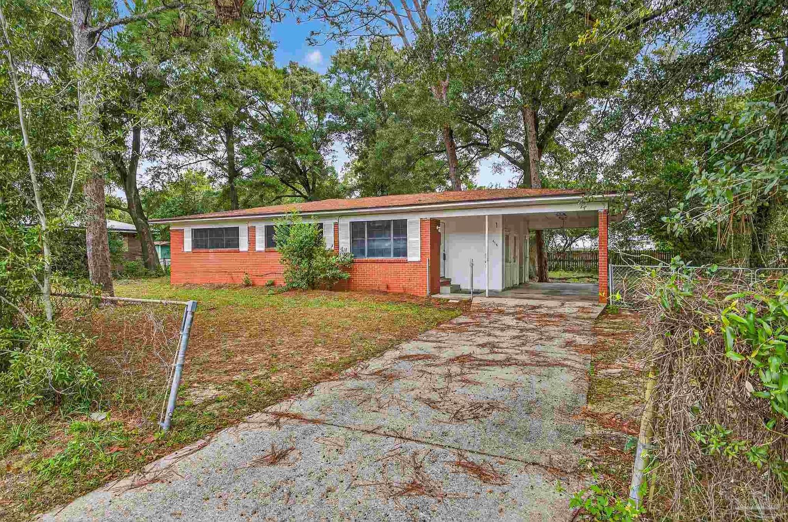 Property Photo: 414 N 72nd Ave FL 32506