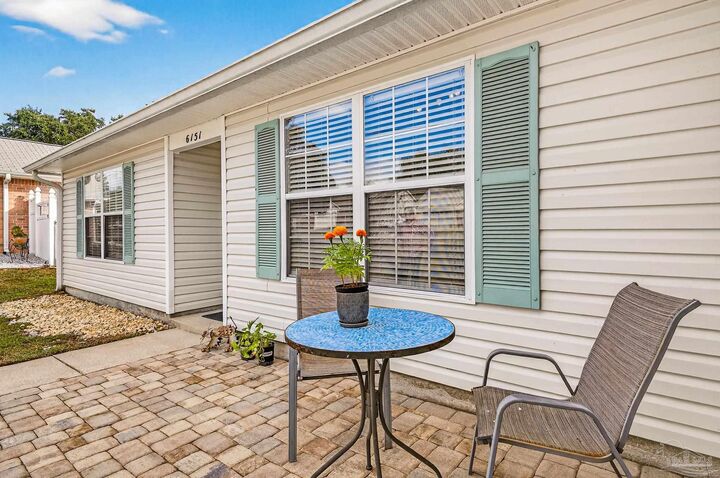 Property Photo: 6151 Ashton Woods Cir FL 32570