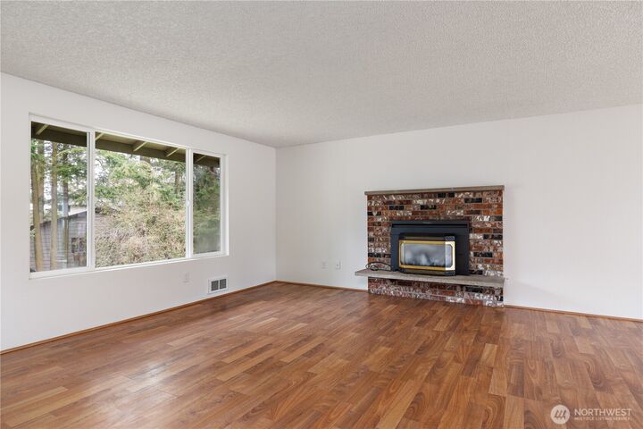 Property Photo: 1904 Fir Woods Place WA 98277