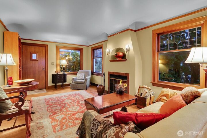 Property Photo: 6535 Sycamore Avenue NW WA 98117