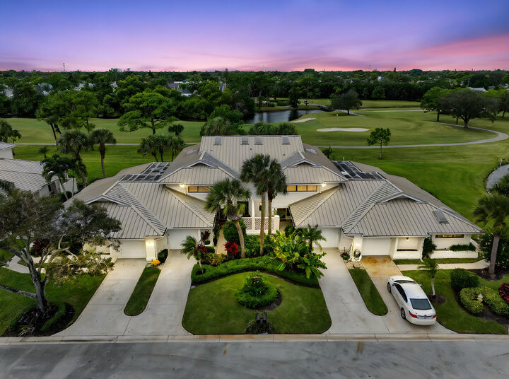 Property Photo: 5650 SE Foxcross Place FL 34997