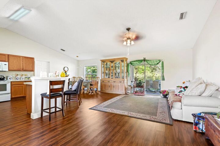 Property Photo:  2421 SE Gilbert Avenue  FL 34952 