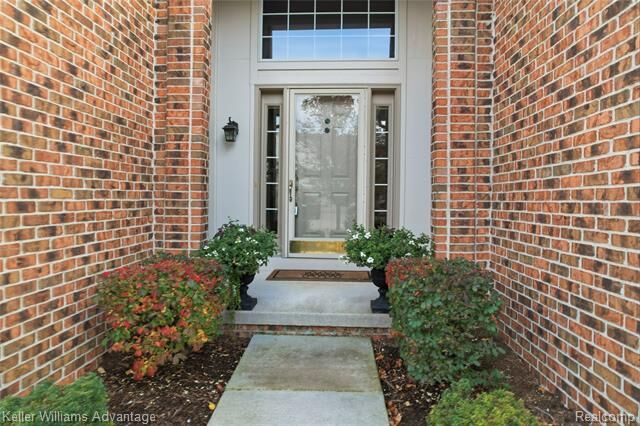 Property Photo:  39469 Edgewater Drive  MI 48168 