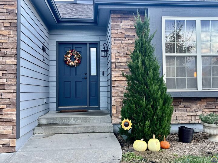 Property Photo: 4844 NW Linwood Dr KS 66618