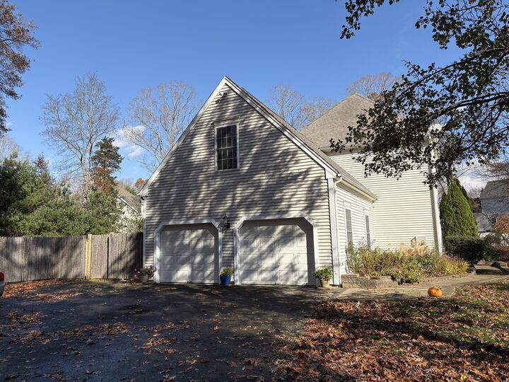 Property Photo:  9 Bonny Lane  CT 06413 