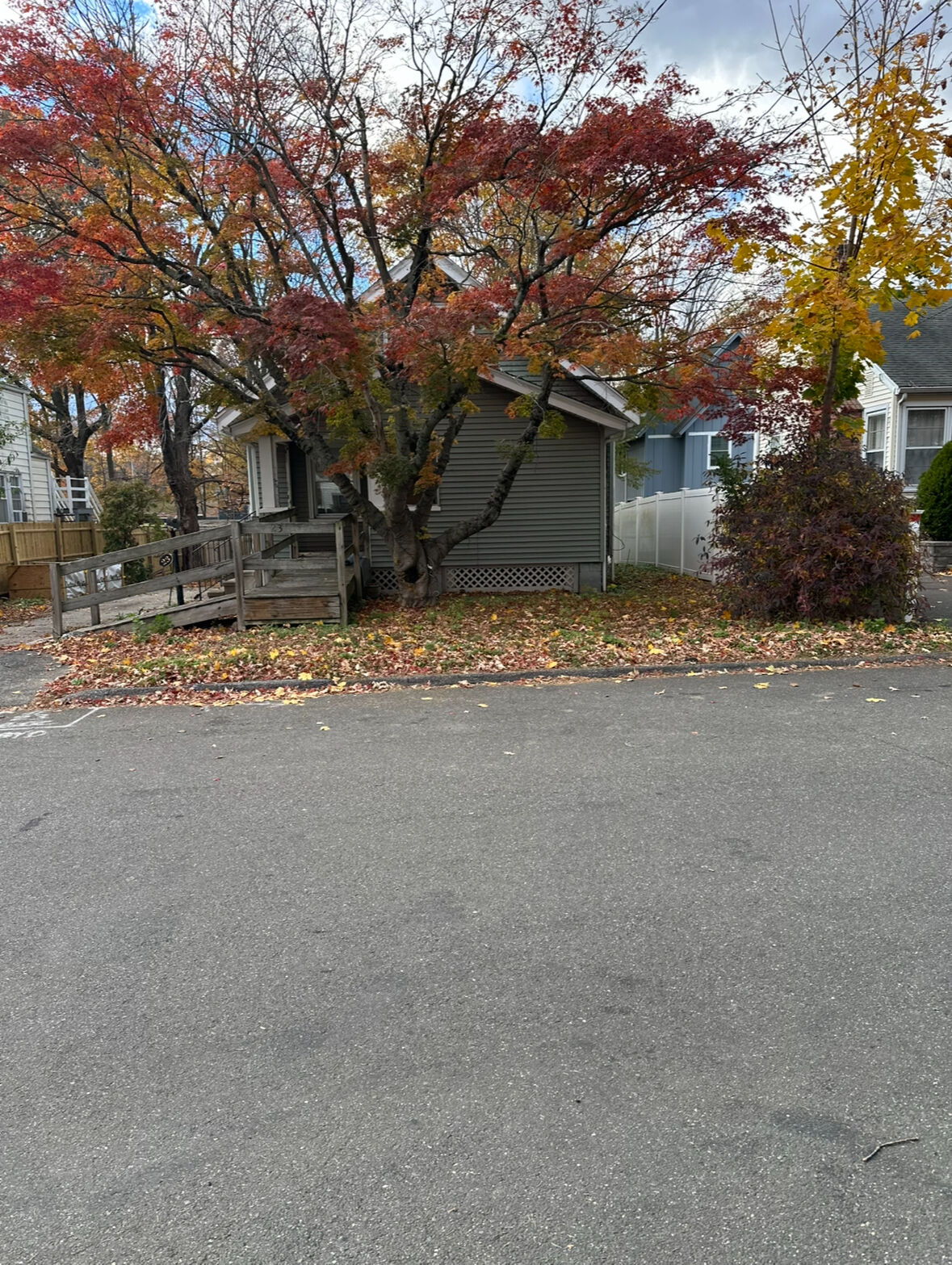 Property Photo:  23 Oenoke Place  CT 06907 